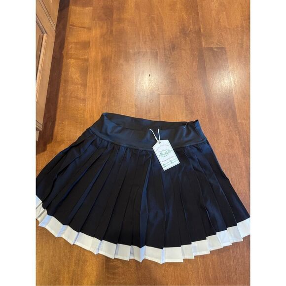 Woman’s new pleated Veryj tennis skirt size large - Picture 1 of 5